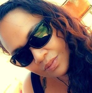 Meet your Posher, Melanie